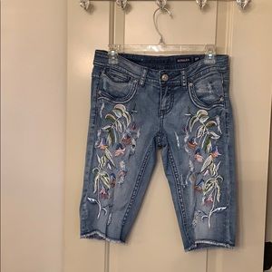 Bohemian  floral detail Bermuda shorts